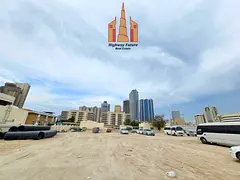 commercial plot open area near al khan 32000 sqfr rent 200k negotiable