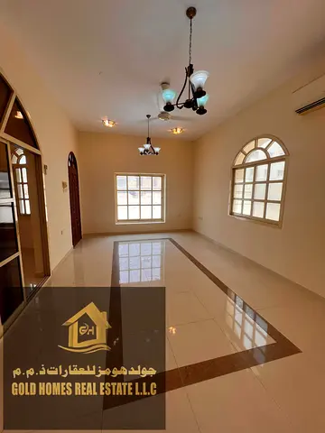 فيلا زاوية واسعة | 5 غرف نوم + غرفة خادمة | الروضة 3 | 4 المدفوعات