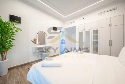 12 Cheqs | Fully Furnished Upgraded | Huge Balcony | Maidroom