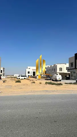 للبيع ارض تجارية في منطقة الحوشي صف اول علي شارع مليحة - الشارقة