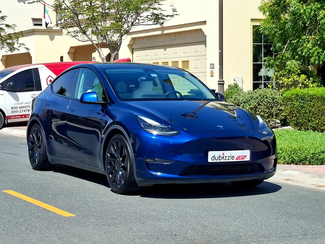 Tesla Model Y 2023 — photo 1 of 16