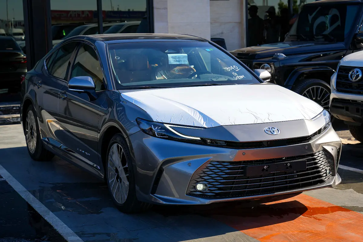 Toyota Camry 2026 — photo 1 of 20