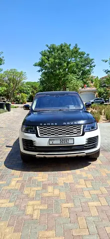 Land Rover Range Rover Vogue 2017 - Pristine Condition
