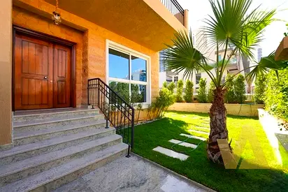 PRIME LOCATION | LUXURY LIVING | Corner