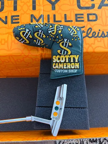 Scotty Cameron Custom Shop Limited Edition Putter with Limited Edition Headcover