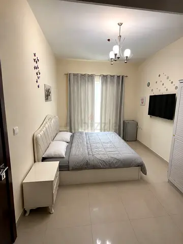 Master Room with En-Suite Bath | Near Metro