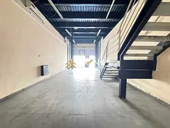 30 days free luxury shop /Mazzine floor/ office space/ Business center/Parking/ ready to move only j