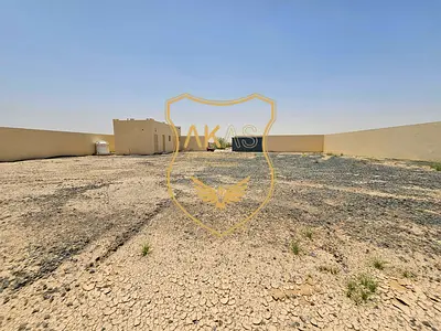 ساحة مفتوحة للإيجار في البطائح | 10,000 قدم مربع | كهرباء 10 كيلوواط