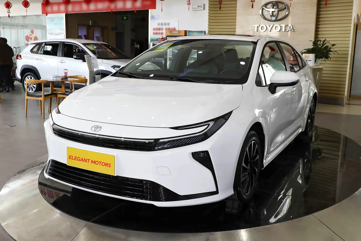 Toyota Corolla 2026 — photo 1 of 20