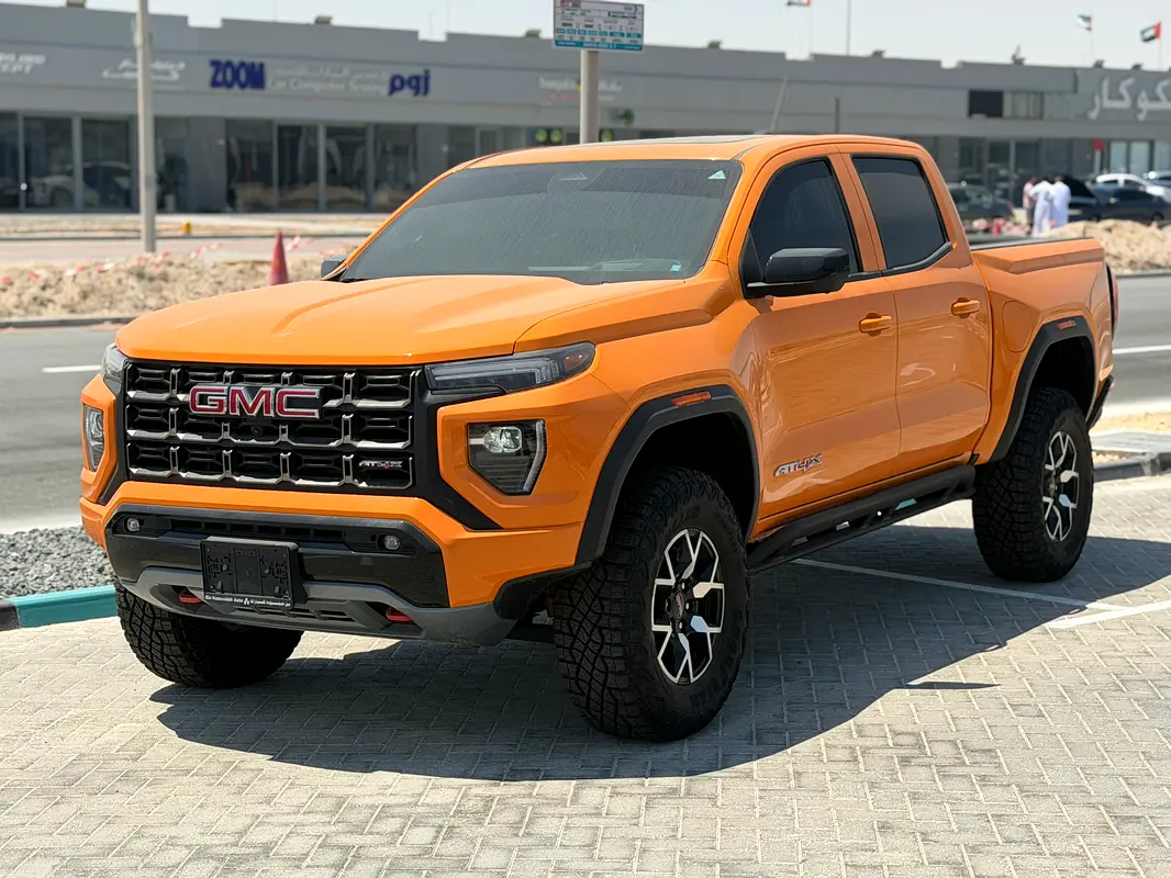GMC Canyon 2025 — photo 1 of 8