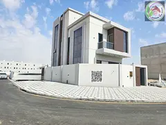 Modern villa for sale opposite the mosque. 3 floors, registration included.