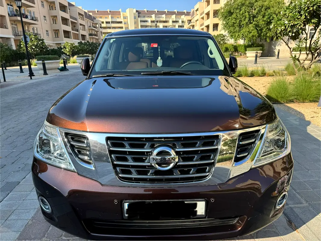 Nissan Patrol 2018 — photo 1 of 8