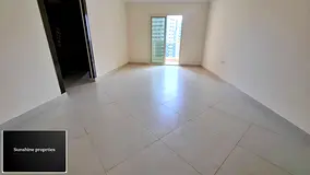 Luxury One Bedroom Apartment with Wardrobe and balcony free parking