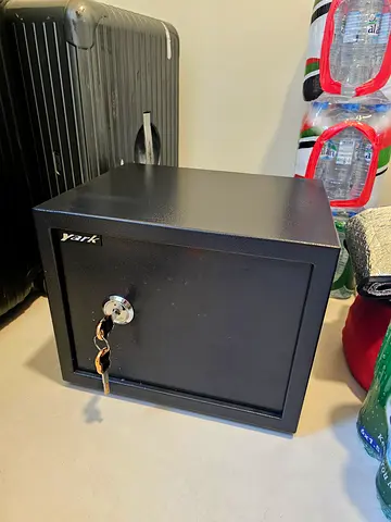 Small Yark Security Safe with Key Lock