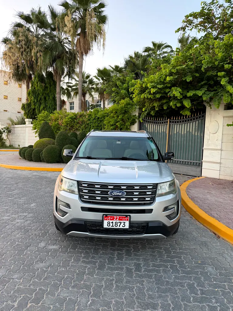 Ford Explorer 2016 — photo 1 of 13