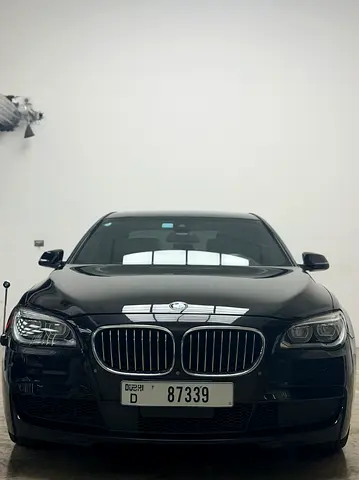 BMW 7-Series 750i 2015 Japanese Specs - Pristine Condition