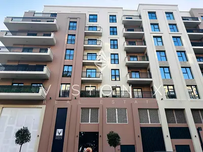 Chic | Walkable Area | Smart Layout