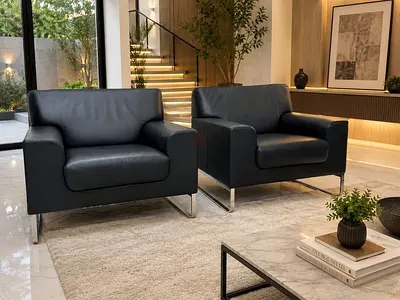 Walter Knoll Pair of Modern Black Leather Single Seater Armchairs