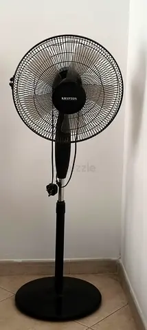 Used pedestal standing fan - good working condition