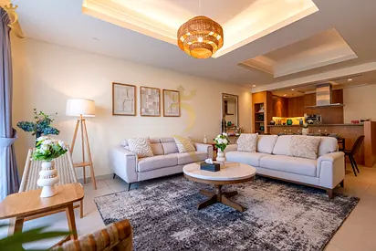 Elegant Retreat | Palm Haven Stay | 20% OFF