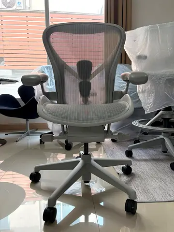 FOR SALE HERMAN MILLER REMASTERED SIZE B FULLY LOADED
