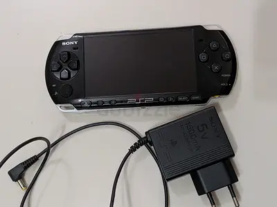 Modded Sony PSP 3000 (17 games already installed)- good working condition