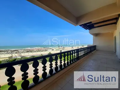 Stunning Sea/ Pool view High Floor Beach Access