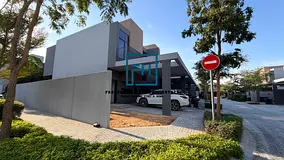 CORNER UNIT 》》 3 bedrooms 》》 close kitchen 》》 Sendian /Masaar 》》 Top-notch amenities