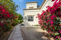 Cozy Villa with Large Green Garden | Casa