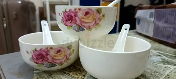 Set of 4 Ceramic Soup Bowls with Spoons — Floral Pattern