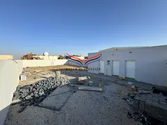 Ready to Move Brand New | 5,800 Sqft | Offices + Pantry