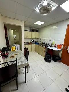 Rent ReduceFamily/ Working ladies Room in Flat VIP location AED 2000/-