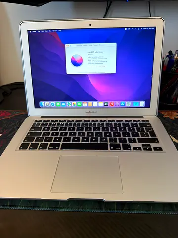 Apple MacBook Air 13 (Silver) - Good Working Condition, Magic mouse and Magic Keyboard