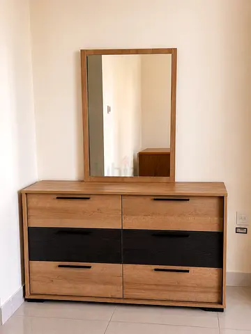 Modern Dresser with 6 drawers and Mirror (Almost New - Less than 1 year)
