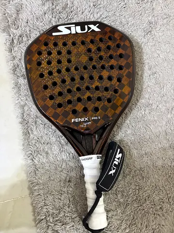 Siux Fenix Pro 5 2025 – Alex Chozas

 Padel racket - used, excellent condition, no scratches