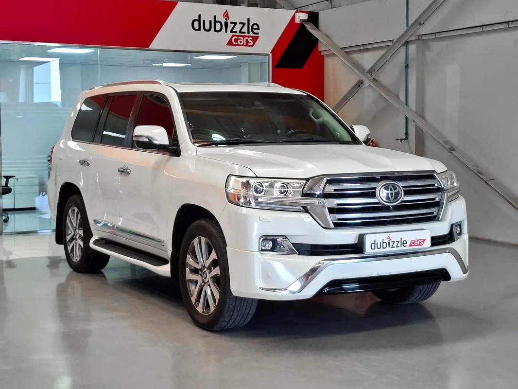 Toyota Land Cruiser 2017 — photo 1 of 19