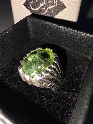 Silver Ring with Pure Pridot Gemstone - خاتم زبرجد صياغه الشريف