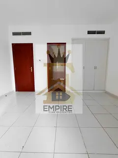 SPACIOUS BRIGHT APPARTMENT//MASTER ROOM NICE WARDROBE//WITH BALCONY// FAMILY BULIDING//FREE GYM & PO