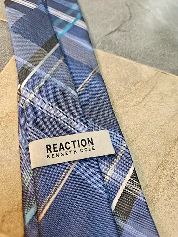 Kenneth Cole Reaction Blue Plaid Mens Tie - Excellent Condition