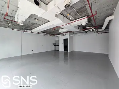 Exclusive |Shell and Core but newly painted walls
