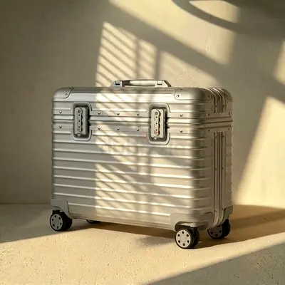 Suitcase aluminum