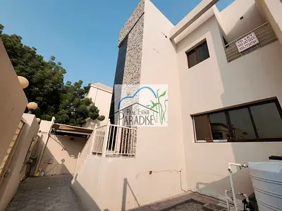Away from fly zone/ private entrance /3 Bedrooms villa /4 Bathrooms /private back yard/fitted kitch