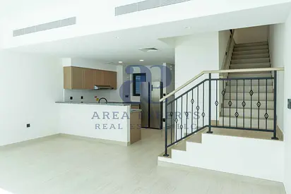 4BR TOWNHOUSE | READY TO MOVE | MULTIPLE OPTIONS