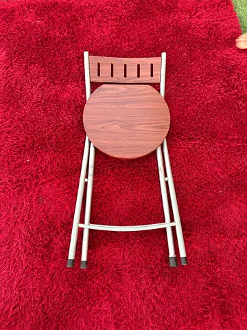 Foldable Bar Stool with Wood-Effect Seat