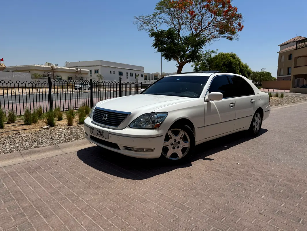 Lexus LS-Series 2004 — photo 1 of 9