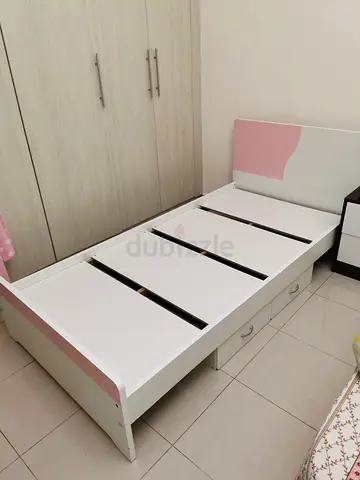 Single childrens bed with under-bed drawers - white  pink90*200
