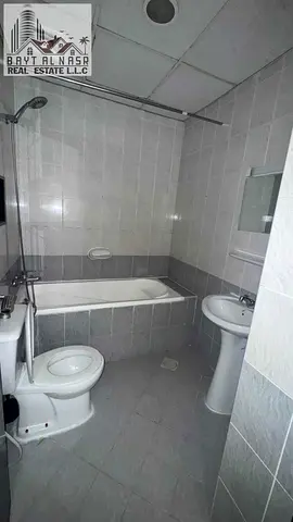 Spacious 2 bedroom plus study room with parking 420000 in paradise lake tower
