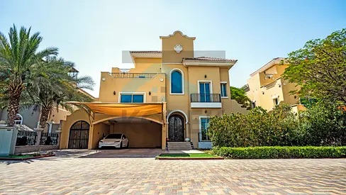 5 ensuite Bedrooms| Facing the Park | Well Maintained