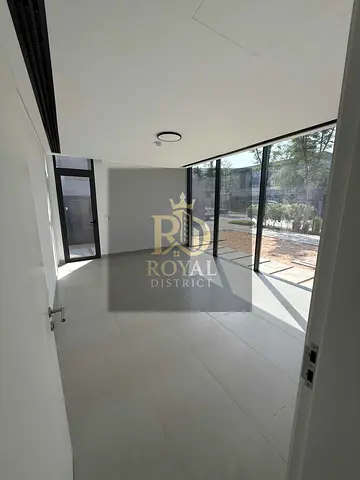 Independent Villa + Pool – Freehold – Premium Community – Ready to Move