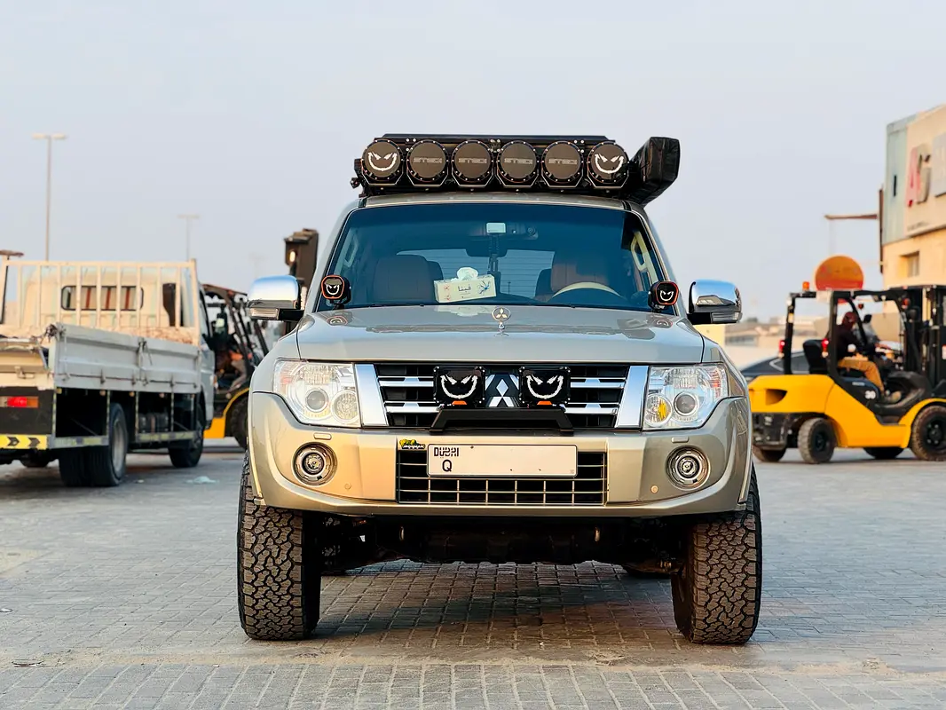 Mitsubishi Pajero 2014 — photo 1 of 19